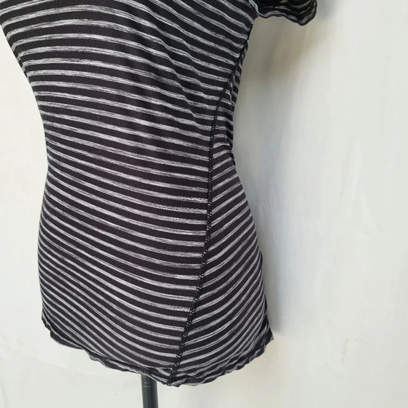 90 Degree Reflex Tank Top Athletic Gym Shirt Gray Knit Running Short Sleeve M - Picture 4 of 10